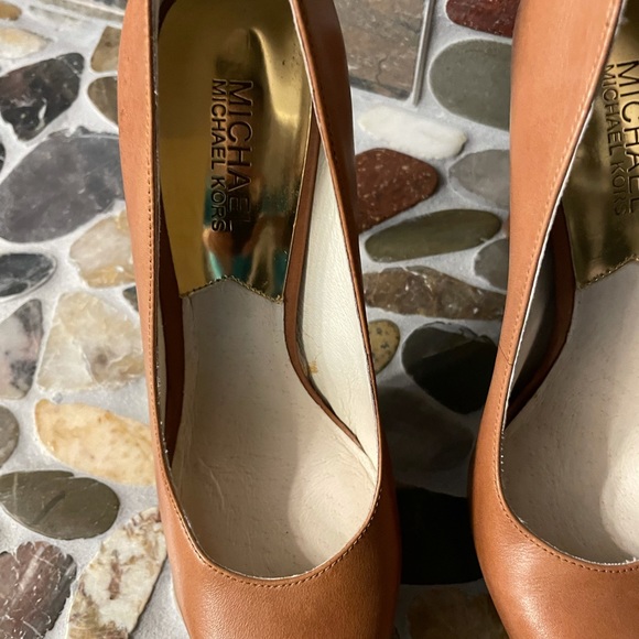 Michael Kors Heels 7.5 - Picture 4 of 6